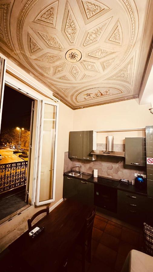 Monolocale Incantevole Al Centro Di Bologna Bolonha Exterior foto